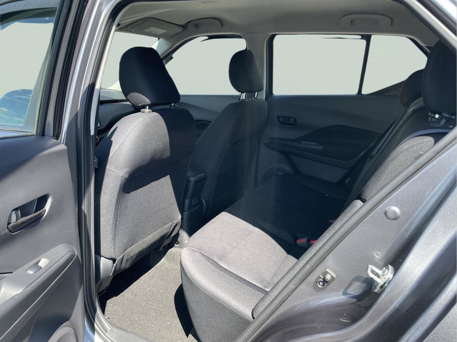 Used 2023 Nissan Kicks S FWD image 13