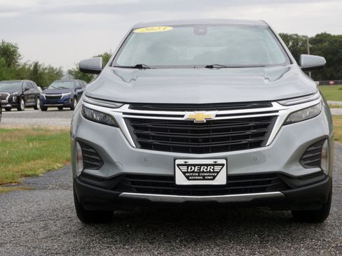 Used 2023 Chevrolet Equinox LT image 3