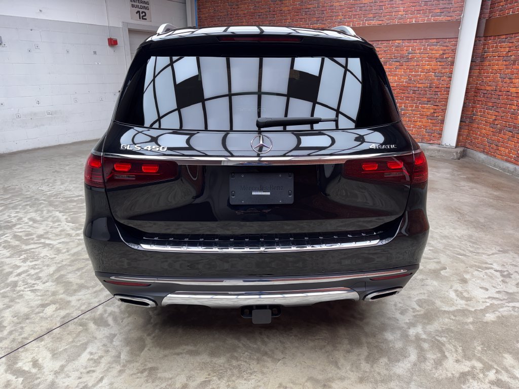 Used 2025 Mercedes-Benz GLS 450 4MATIC image 4