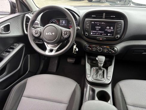 Used 2022 Kia Soul LX w/ Technology Package image 29