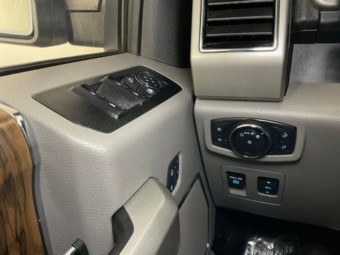 Used 2018 Ford F150 Lariat w/ Trailer Tow Package image 20