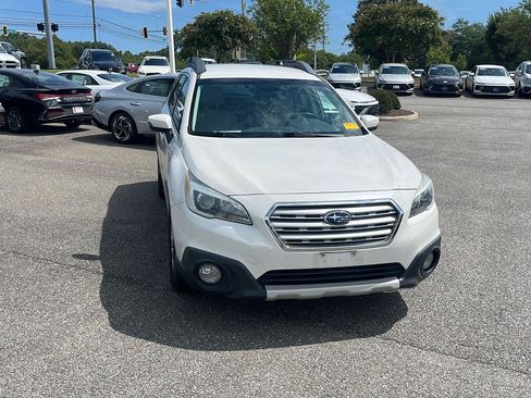 Used 2015 Subaru Outback 2.5i Premium AWD/4WD image 7