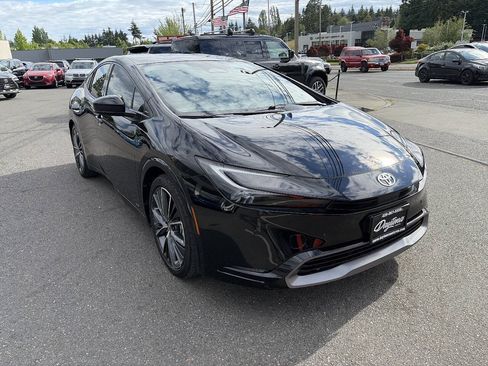 Used 2023 Toyota Prius XLE AWD/4WD image 13