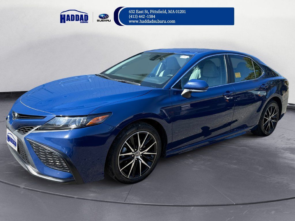Used 2024 Toyota Camry SE w/ Cold Weather Package AWD/4WD image 2
