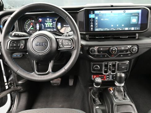 Used 2024 Jeep Wrangler Unlimited Rubicon 4xe AWD/4WD image 20