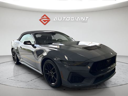 Used 2025 Ford Mustang GT Premium RWD image 4
