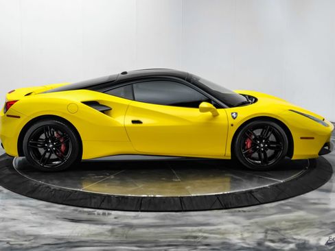 Used 2019 Ferrari 488 GTB RWD image 26