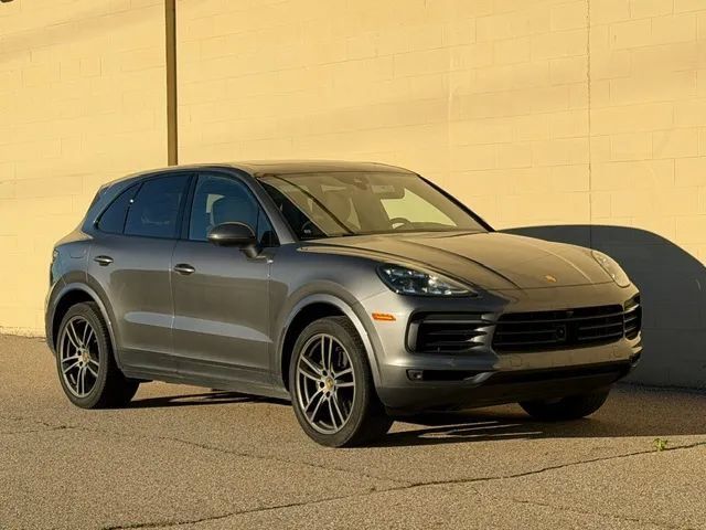 Used 2020 Porsche Cayenne AWD/4WD image 2