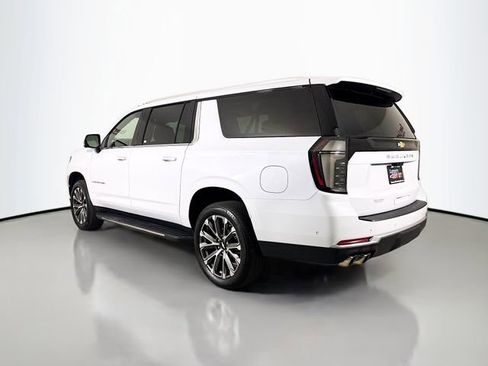 Used 2026 Chevrolet Suburban High Country w/ Sun And Tow Package AWD/4WD image 7