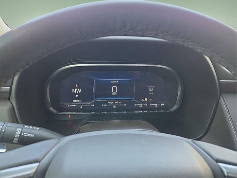 Used 2023 Chevrolet Tahoe Z71 w/ Luxury Package image 23