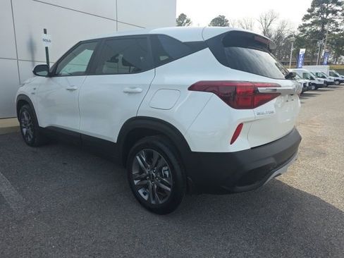 Used 2023 Kia Seltos LX image 5