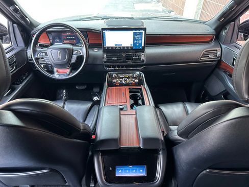 Used 2024 Lincoln Navigator L 4WD image 14