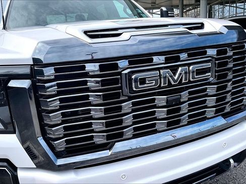 Used 2024 GMC Sierra 2500 Denali Ultimate AWD/4WD image 23