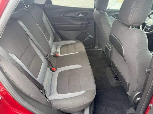 Used 2023 Chevrolet TrailBlazer LT FWD image 19
