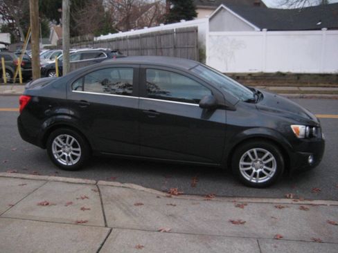 Used 2015 Chevrolet Sonic LT w/ Wheels and Fog Lamp Package FWD image 4