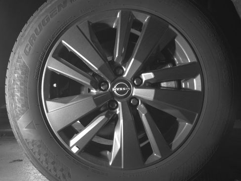 Used 2025 Nissan Pathfinder SV FWD image 13