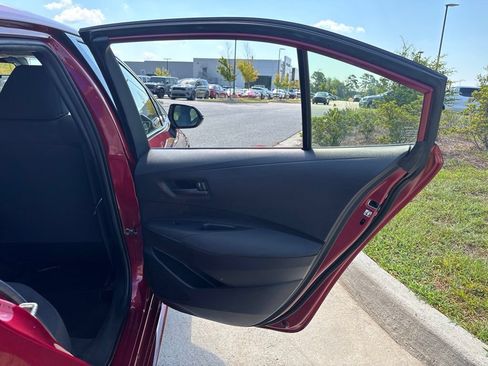 Used 2022 Toyota Corolla LE FWD image 49