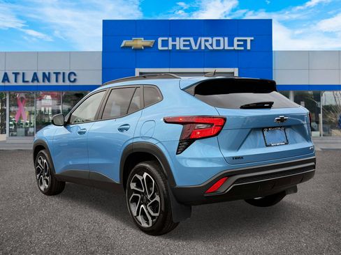 Certified 2025 Chevrolet Trax RS w/ Driver Confidence Package FWD image 4