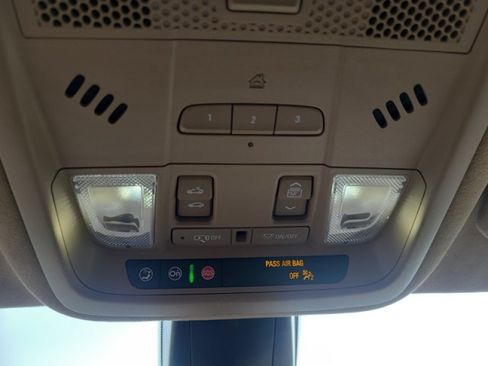 Used 2023 Cadillac XT6 FWD image 31