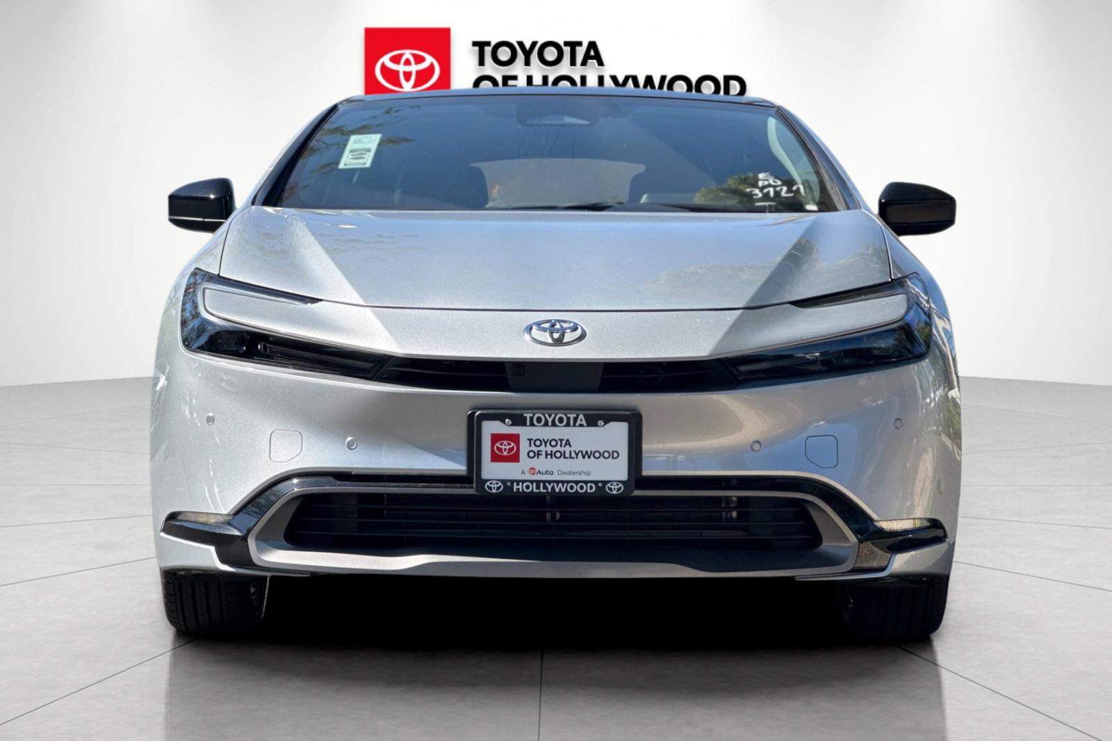New 2027 Toyota Prius Limited w/ Limited Premium Package FWD image 8