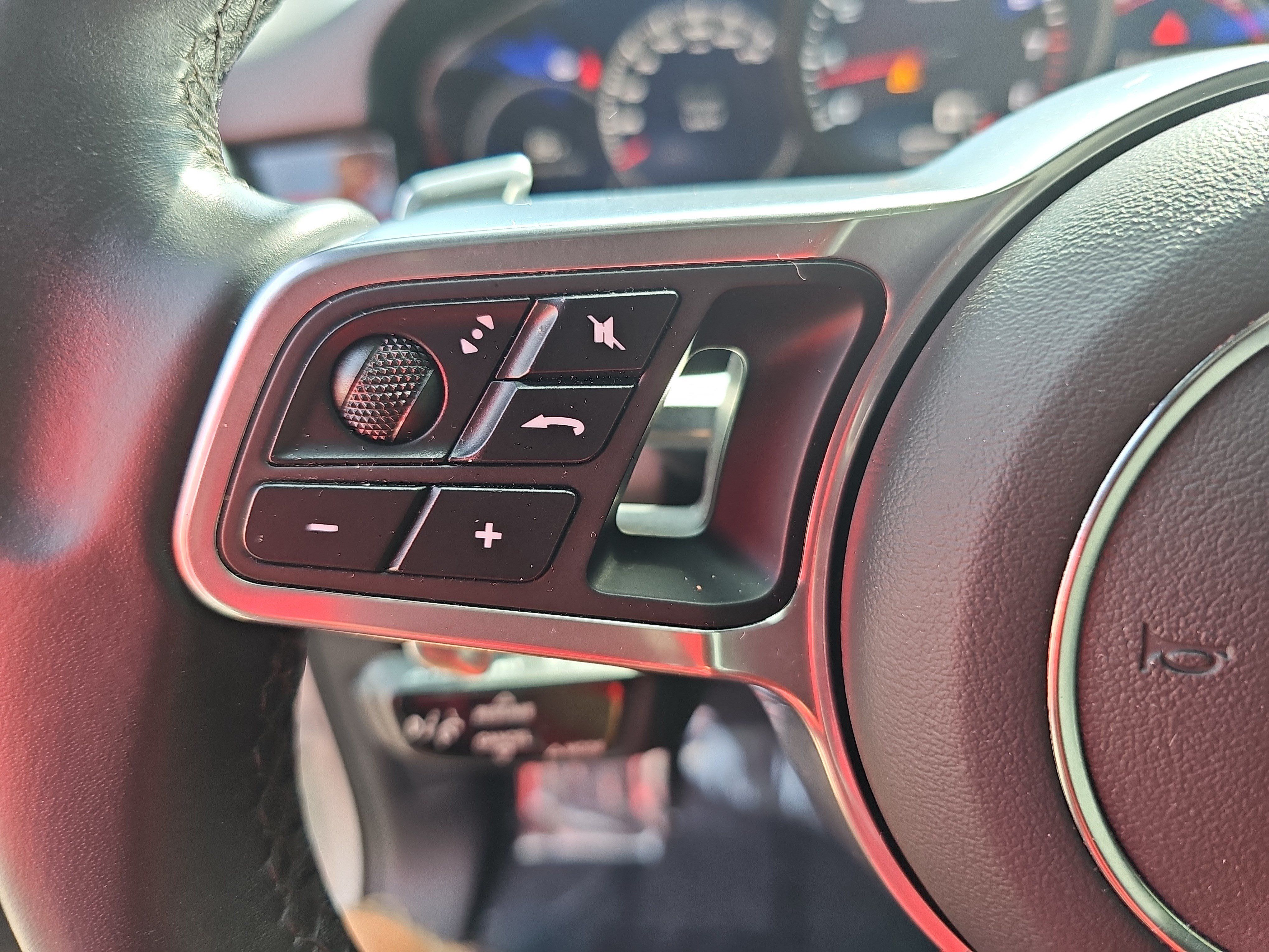 Used 2021 Porsche Cayenne Coupe AWD/4WD image 18