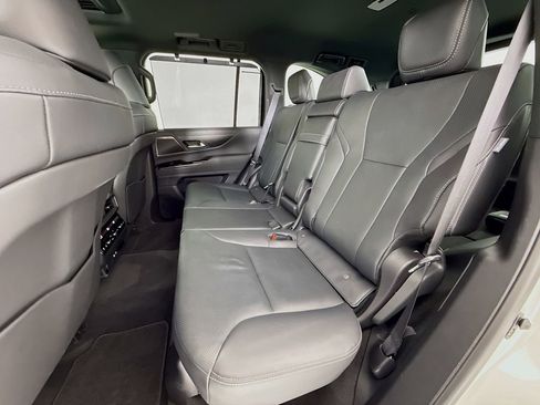 Used 2024 Lexus LX 600 4WD w/ Luxury Package image 24