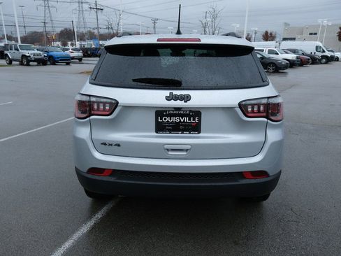 New 2026 Jeep Compass Latitude image 9
