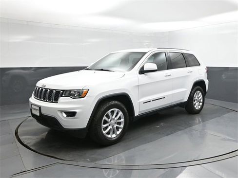 Used 2022 Jeep Grand Cherokee Laredo X image 1
