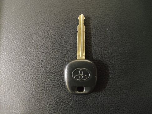 Used 2022 Toyota Tacoma SR image 32