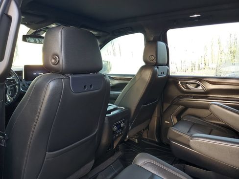 Used 2021 Chevrolet Suburban LT w/ Rear Media and Nav Package AWD/4WD image 8
