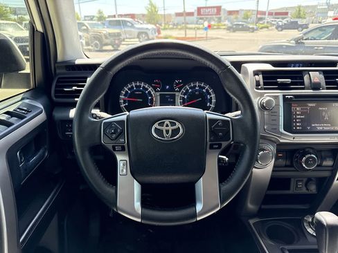 Used 2016 Toyota 4Runner SR5 AWD/4WD image 16