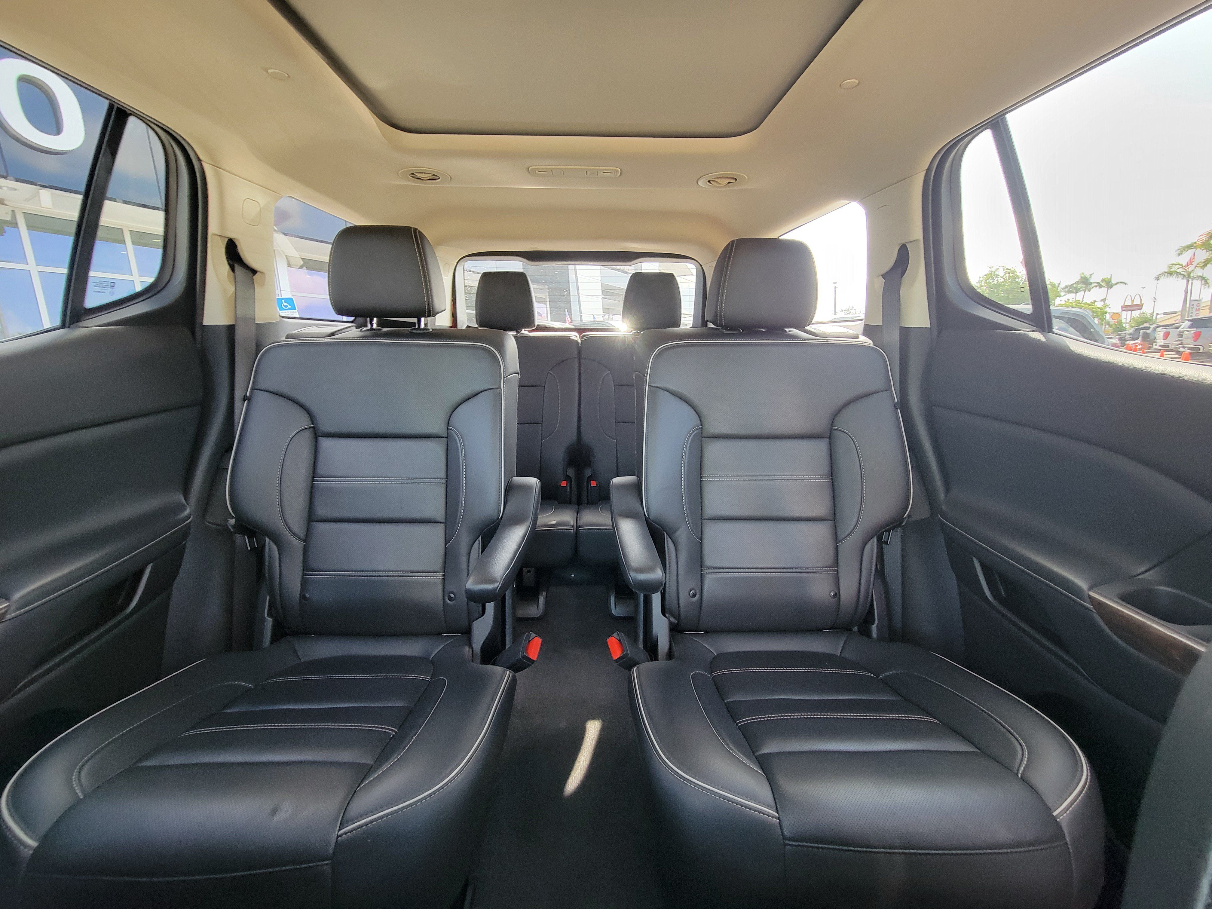 Used 2020 GMC Acadia Denali w/ Technology Package FWD image 16