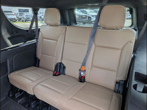 Used 2023 Chevrolet Suburban Premier AWD/4WD image 13