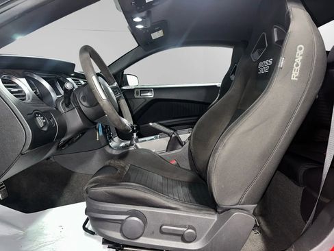 Used 2013 Ford Mustang Boss 302 w/ Boss 302 Accessory Pkg image 7