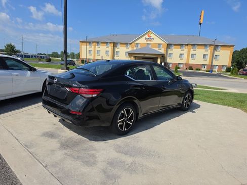 Used 2024 Nissan Sentra SV FWD image 5