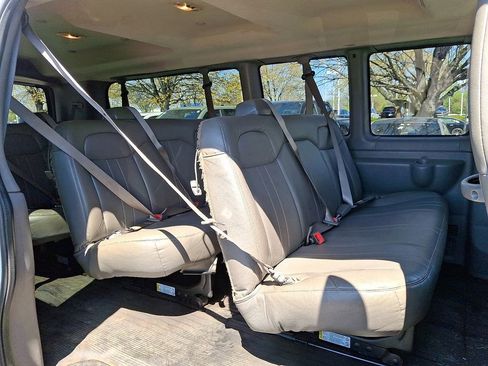 Used 2020 Chevrolet Express 3500 LS image 8