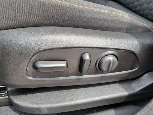 Used 2021 Chevrolet Equinox LT FWD image 22