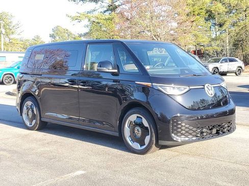 New 2025 Volkswagen ID. Buzz Pro S image 3