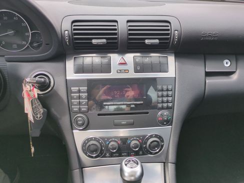 Used 2006 Mercedes-Benz C 230 Sedan image 21