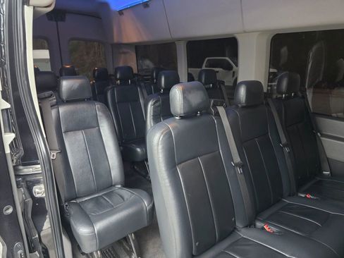 Used 2020 Ford Transit 350 XL image 30