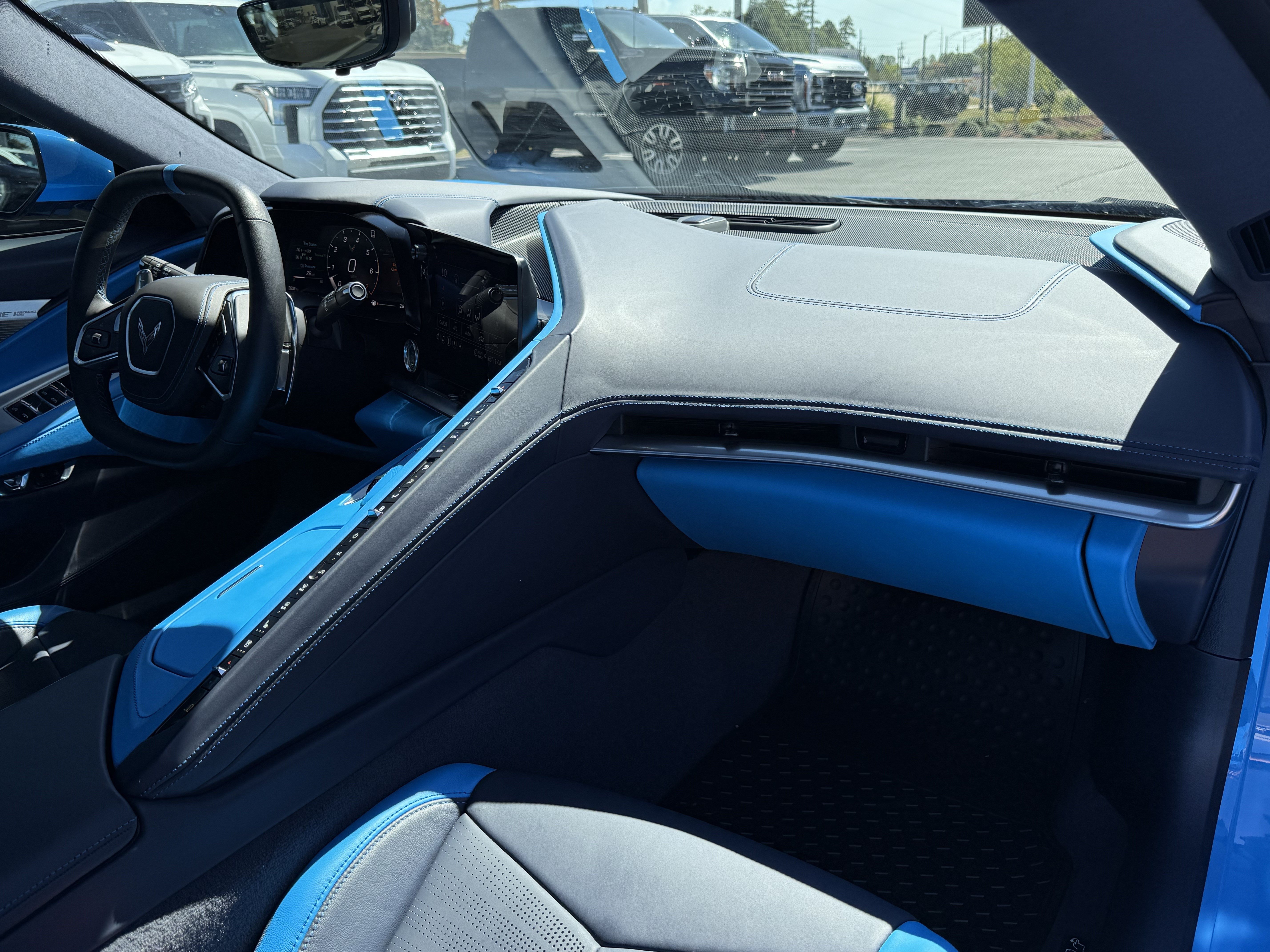 Used 2023 Chevrolet Corvette Stingray Premium Conv w/ Z51 Performance Package RWD image 31