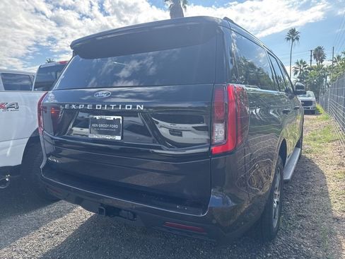 New 2025 Ford Expedition Active image 7