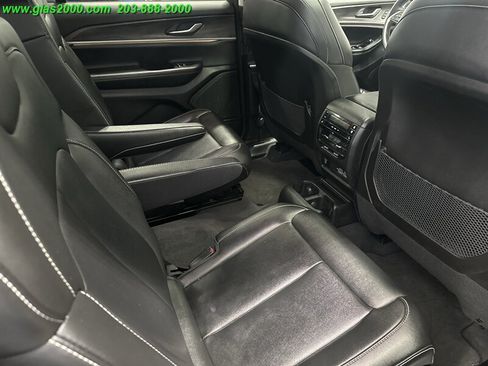 Used 2023 Jeep Grand Cherokee L Limited AWD/4WD image 10