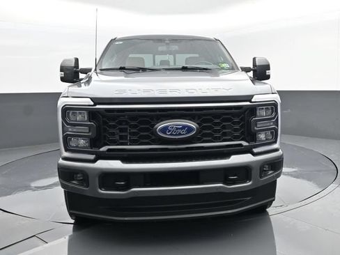 Used 2023 Ford F250 Lariat w/ Sport Appearance Package AWD/4WD image 23