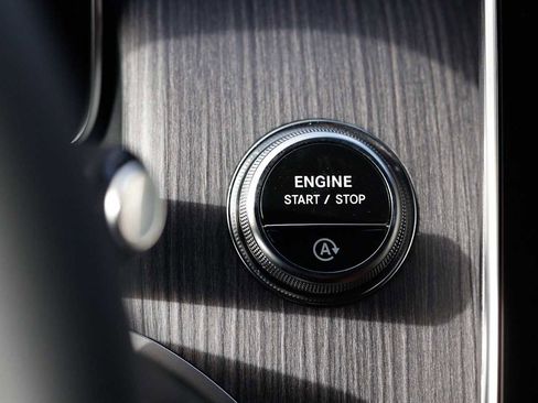 Used 2026 Mercedes-Benz GLC 300 4MATIC image 24