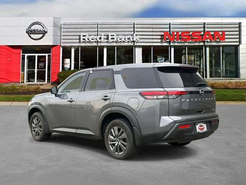 Used 2024 Nissan Pathfinder S AWD/4WD image 6