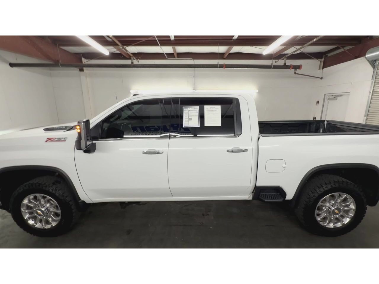 Certified 2025 Chevrolet Silverado 2500 LTZ w/ LTZ Premium Texas Edition AWD/4WD image 5