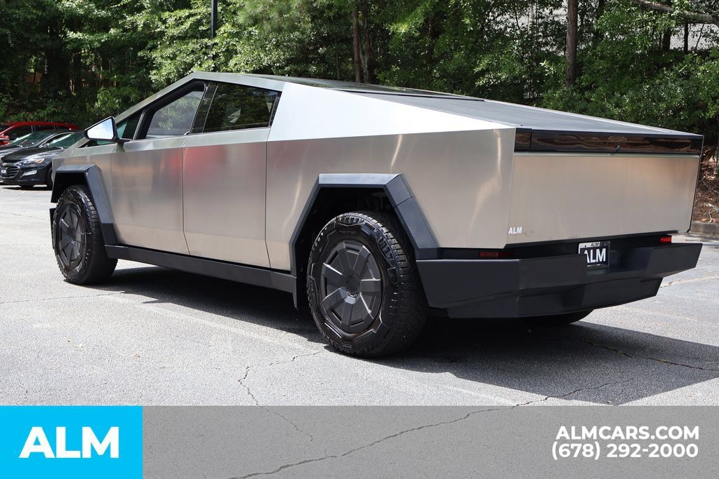 Used 2024 Tesla Cybertruck AWD Crew Cab image 8