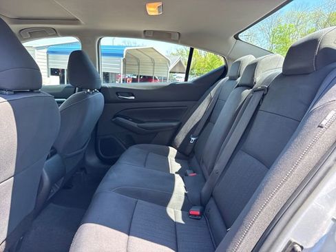 Used 2022 Nissan Altima 2.5 SV w/ SV Premium Package image 11