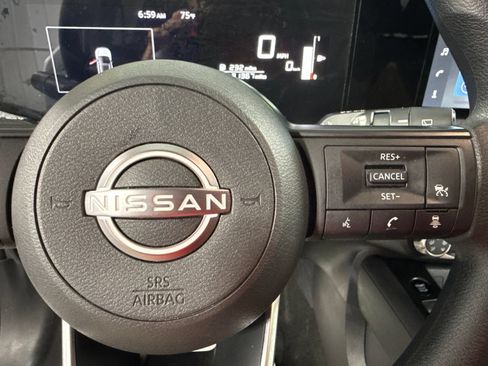Used 2025 Nissan Kicks SV FWD image 28